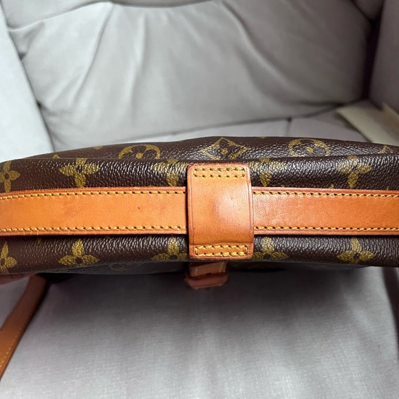 Louis Vuitton Jeune Fille MM shoulder bag - Picture 13 of 16